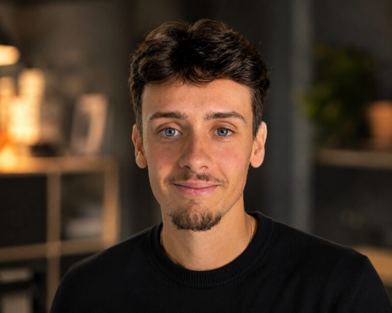 Loïc, local, digital et contenu chez JLS Studio